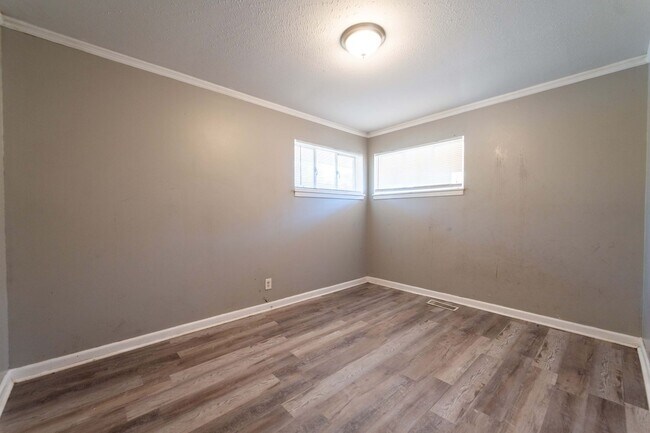 Foto del edificio - Newly updated!