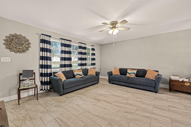 Foto del edificio - 2267 Triway Ln