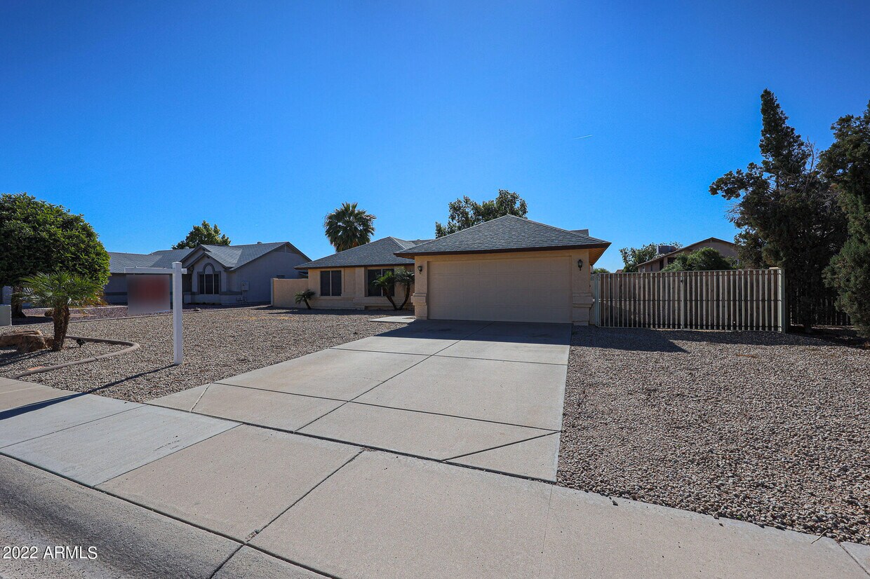 Primary Photo - 7527 W Pershing Ave