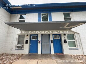 Building Photo - 308 S W St