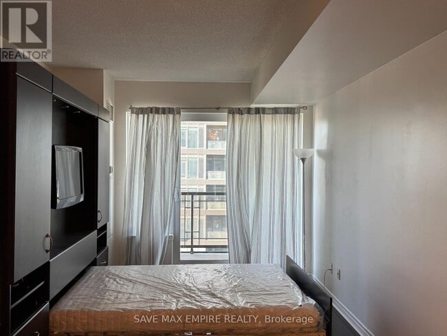 Building Photo - 385 Prince of Wales Dr