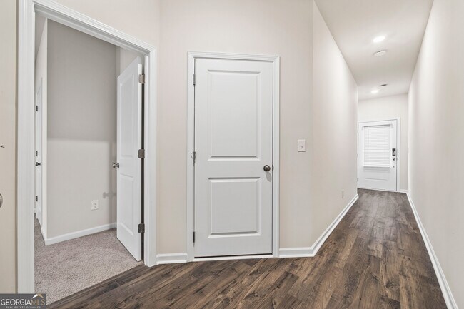 Building Photo - 135 Matson Run SW
