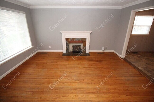 Building Photo - 917 S Urbana Ave