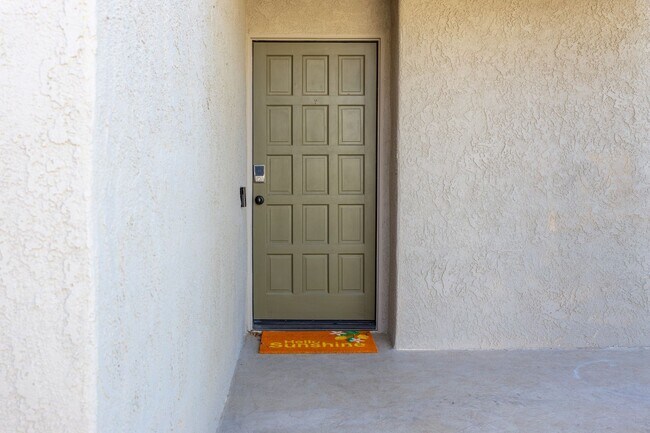 Foto del edificio - Stylish Palm Springs Retreat with Pool