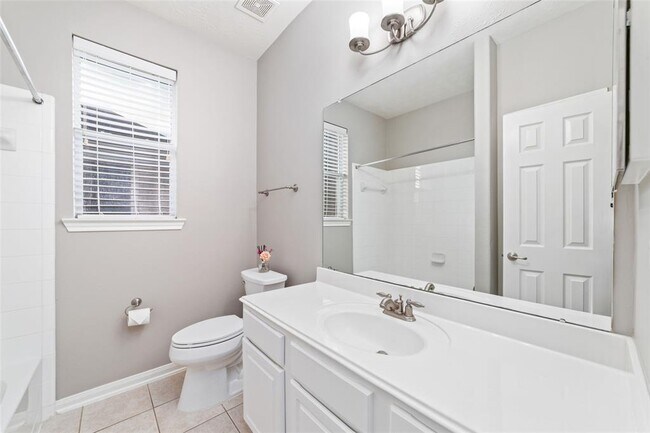 Foto del edificio - 24818 Blane Dr
