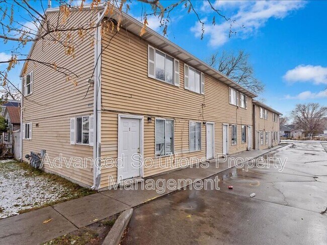 Photo - 1211 Iola Ave Apartment