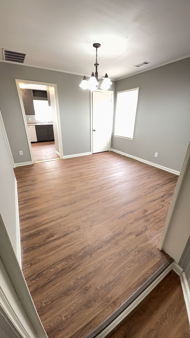 Building Photo - Spacious 4 Bedroom Home - Open to Section 8