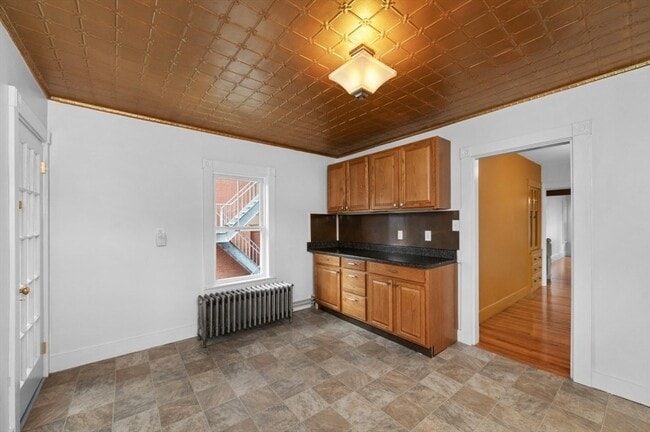 Building Photo - 9 Kingman Rd
