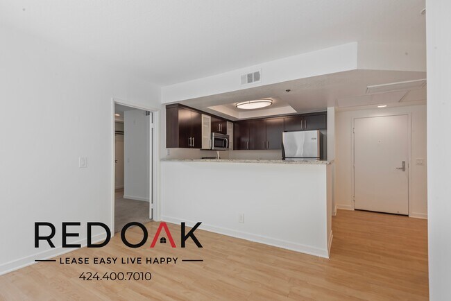 Foto del edificio - 939 1/3 Palm Ave-305