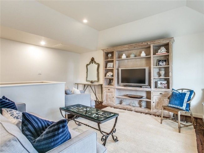 Building Photo - 4229 San Carlos Dr