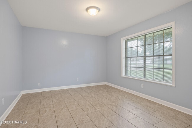 Building Photo - 119 Gordon Crockett Dr