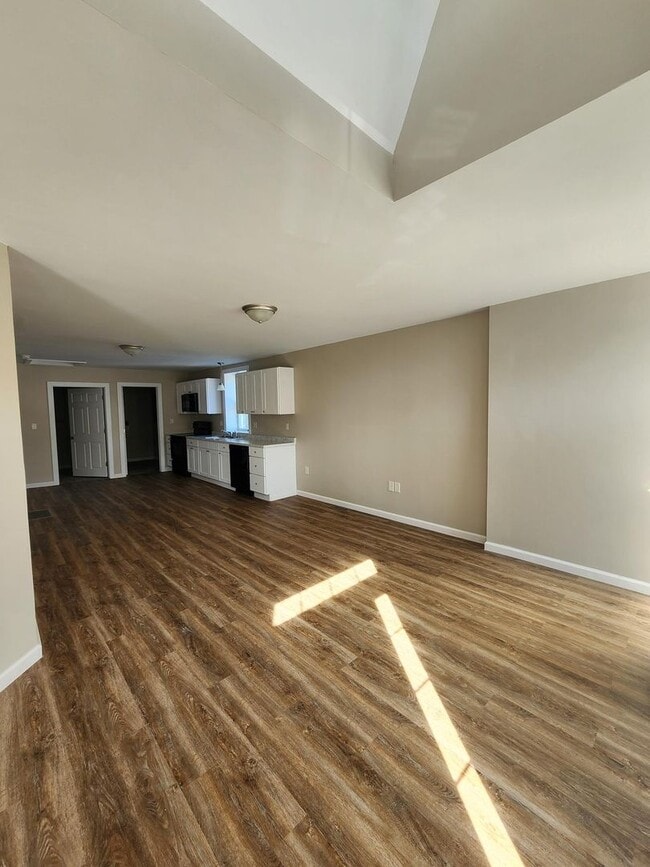 Building Photo - 377 White Deer Ave