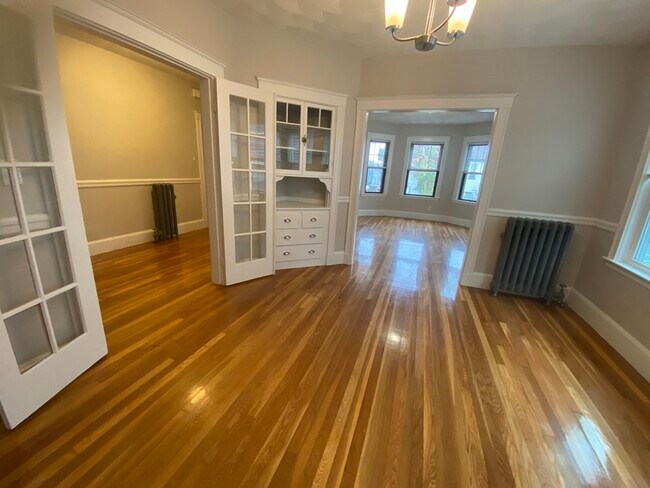 Building Photo - 469 Ashmont St