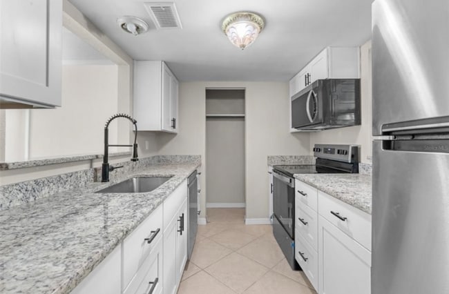 Building Photo - 464 N Paula Dr