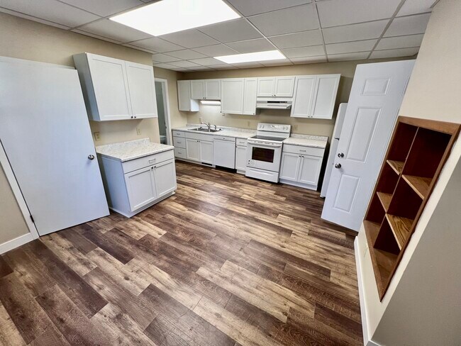 Cocina - 1008 Main St