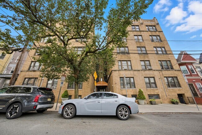 Foto del edificio - 429 Fairmount Ave