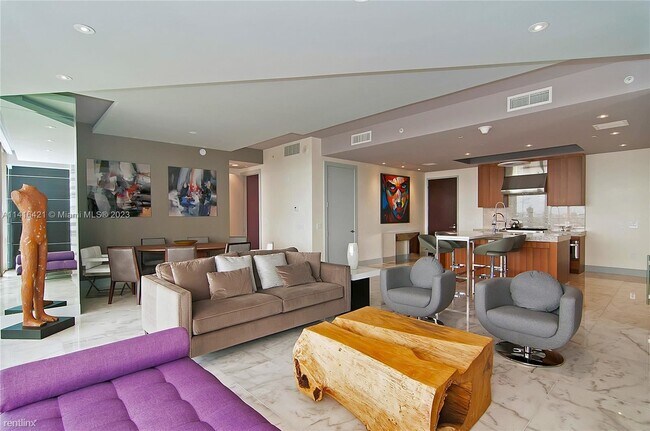Building Photo - 2 br, 2.5 bath Condo - 9705 Collins Ave # ...