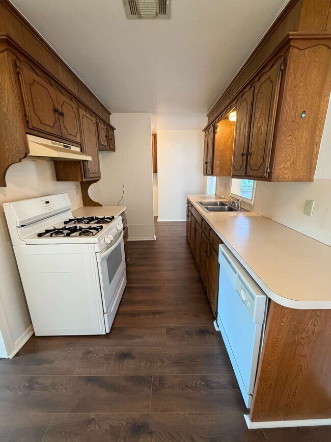 Building Photo - 3-Bed, 2-Bath Home in Midwest City