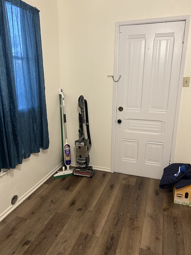 Foto del edificio - 260 Nordina St