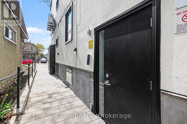 Building Photo - 61 Pinehurst Ave