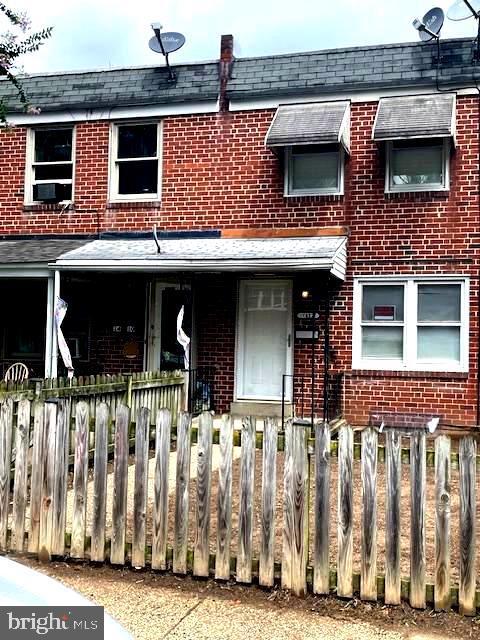 Primary Photo - 1412 Locust St