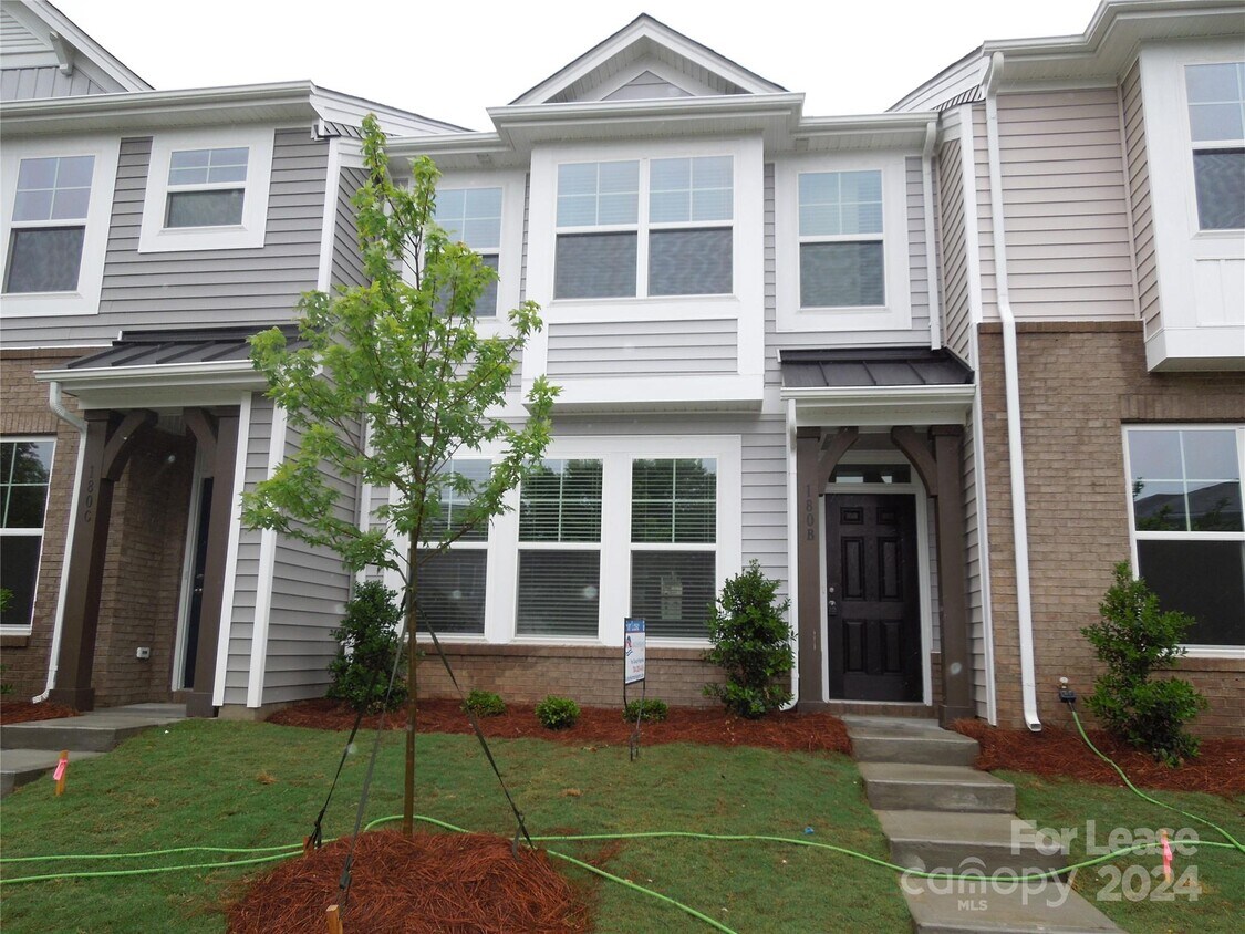 Foto principal - 180 Waterlynn Ridge Rd