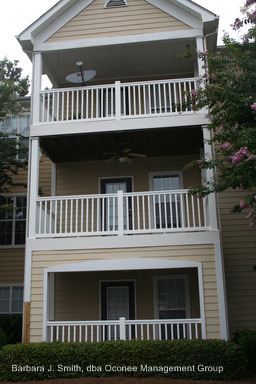 Primary Photo - 107 Oak Grove Ln