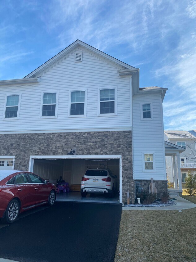 Two car garage - 15 Lochiel Ln