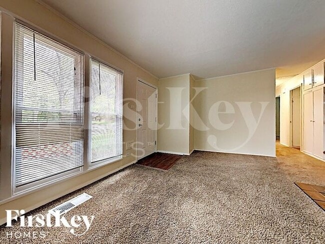 Building Photo - 344 Nassau St