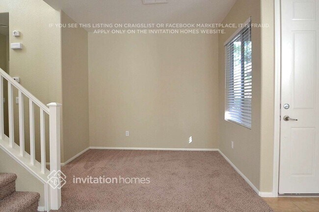 Foto del edificio - 10527 Laurelwood Lake Ave
