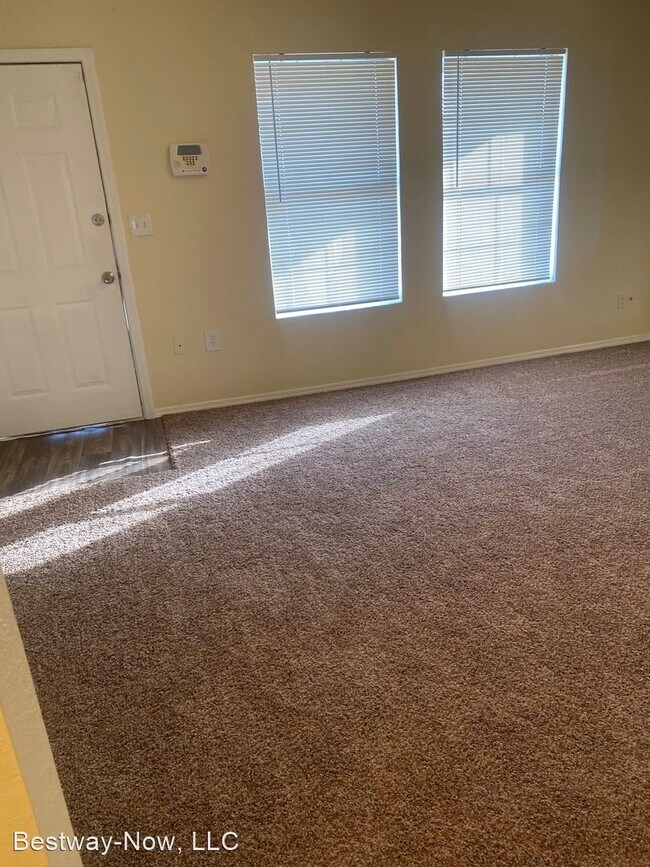 Building Photo - 3 br, 1 bath House - 1503 SE 64th Street