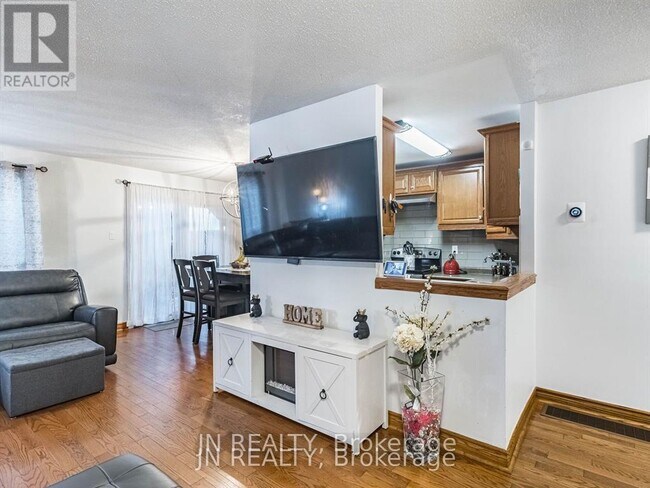 Building Photo - 23 Hazelglen Ct