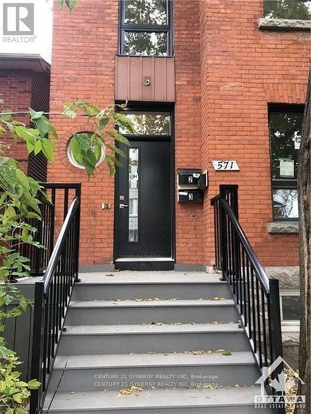 Building Photo - 571 McLeod St