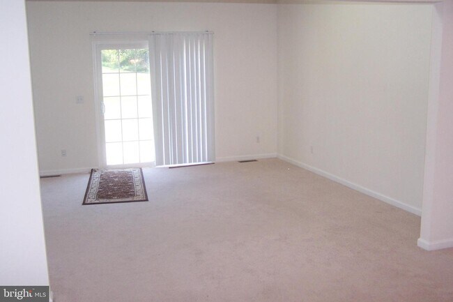 Building Photo - 63 Carousel Cir