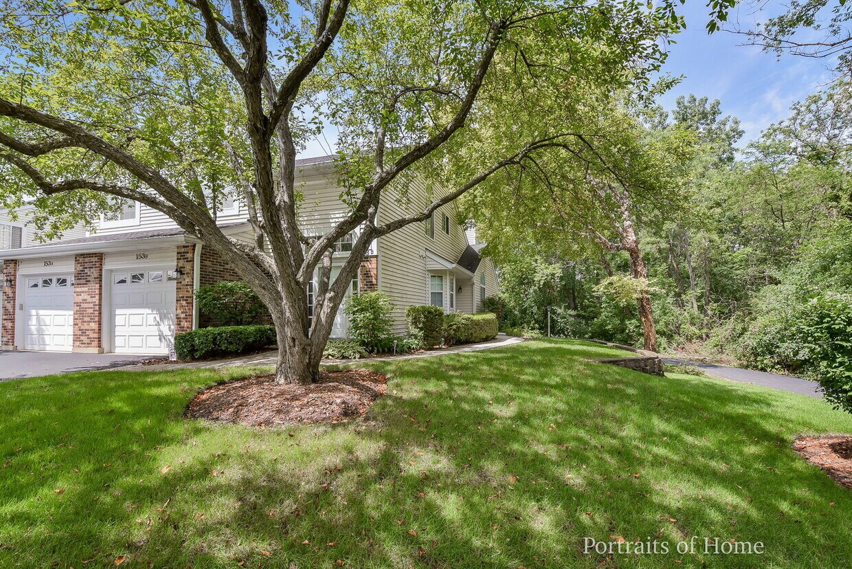 153 Winchester Dr Unit 10A2, Streamwood, IL 60107 Room for Rent in