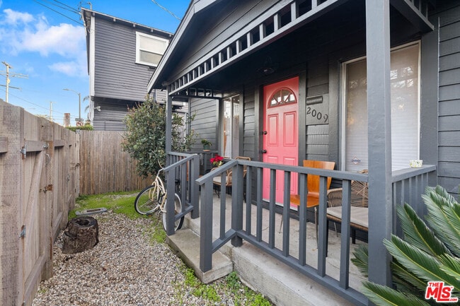 Building Photo - 2009 Dell Ave