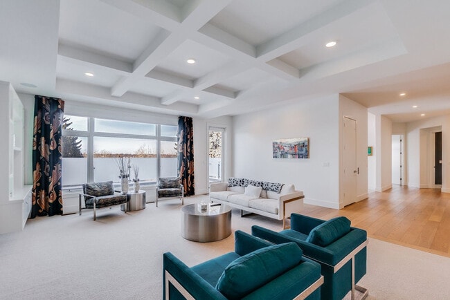 Building Photo - 11823 Saskatchewan Dr NW