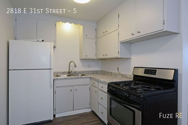 Foto del edificio - 2818 E 31st St