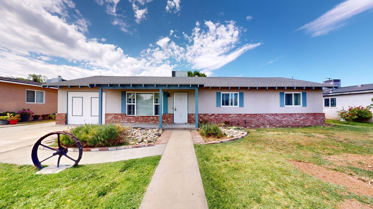 2055 6th St Unit 6th2055, Hughson, CA 95326 Room for Rent in Hughson