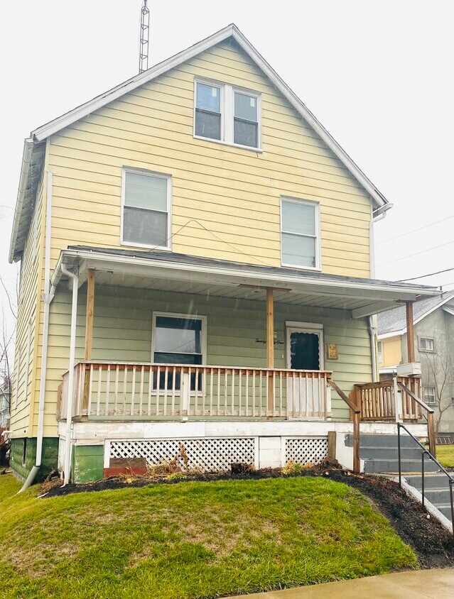 Foto principal - 2061 3rd St SE