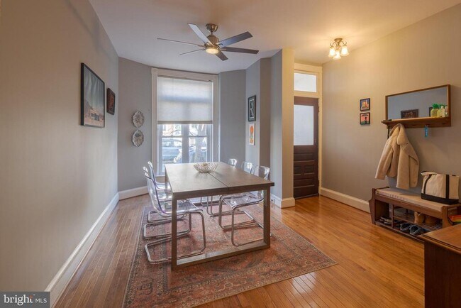 Foto del edificio - 835 Wellington St