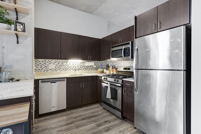 Building Photo - 235 W Van Buren St
