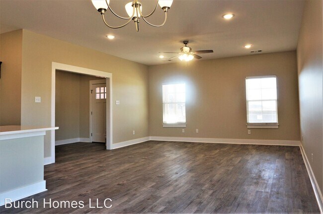 Building Photo - 4 br, 2 bath House - 3624 Red Maple Way
