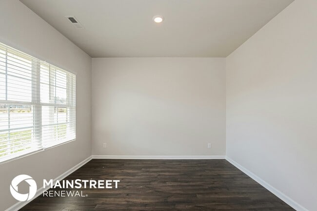 Building Photo - 23141 Downing Park Cir
