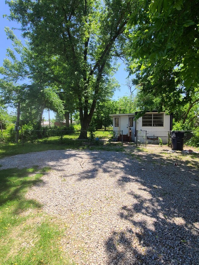 Primary Photo - 2520 SW 30th St