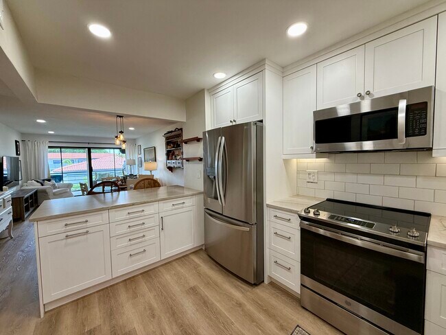 Building Photo - 2081 W Woolbright Rd