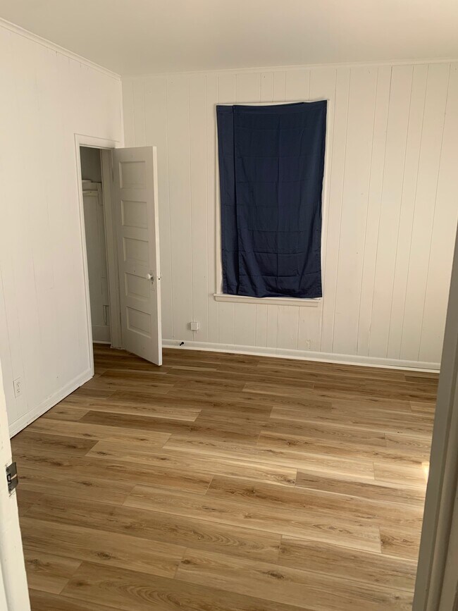 Foto del edificio - 905 E 7th St