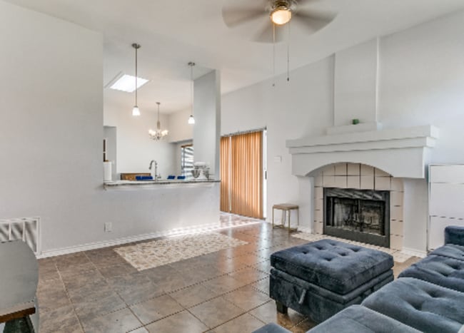 Foto del edificio - 5978 Sunrise Bend Dr
