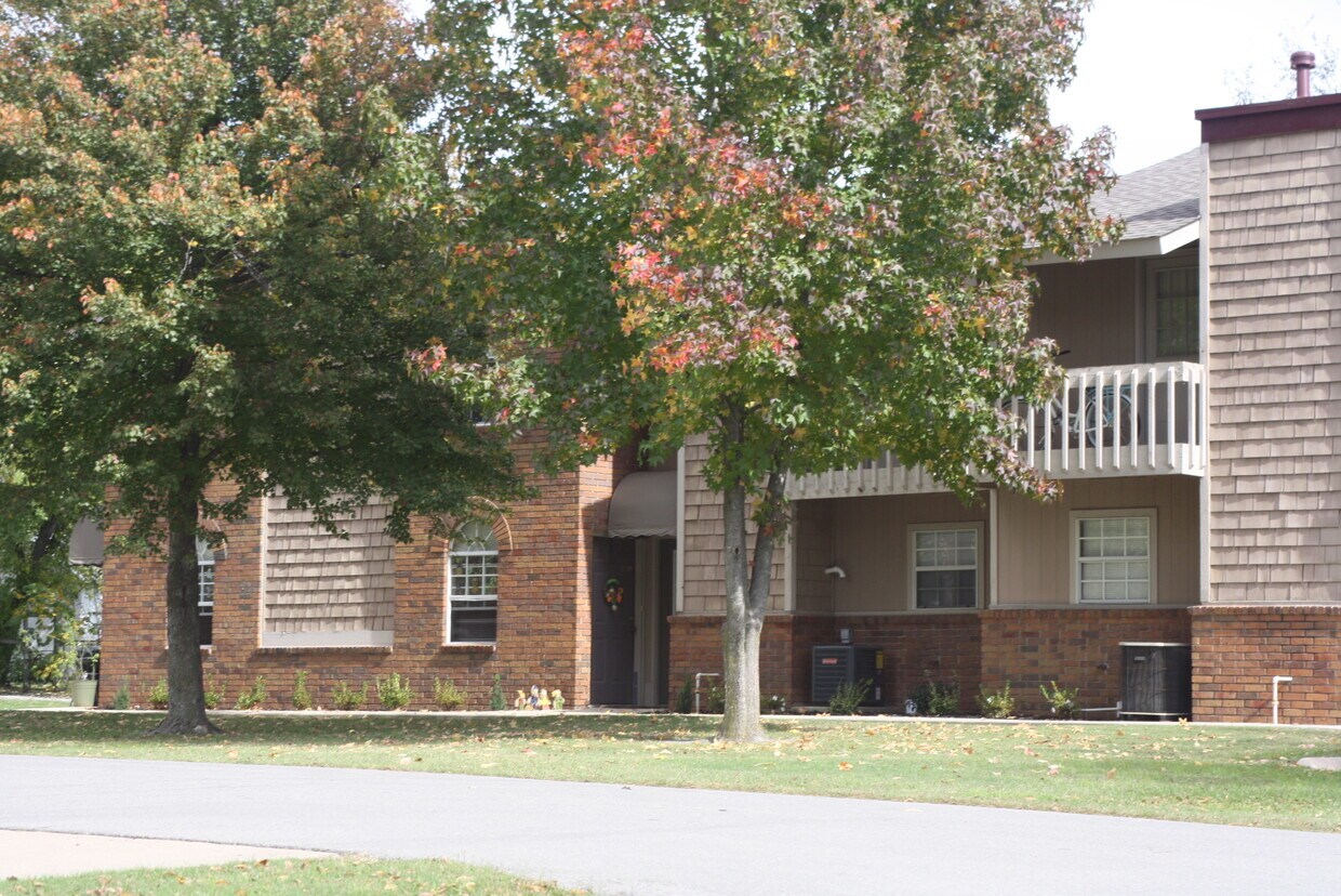 461 N Garrett St, Siloam Springs, AR 72761 Townhome Rentals in Siloam