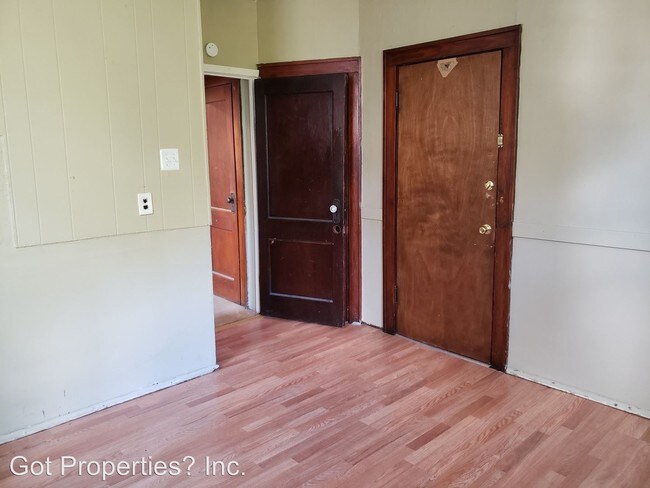 Building Photo - 4225-4227 Sacramento Ave